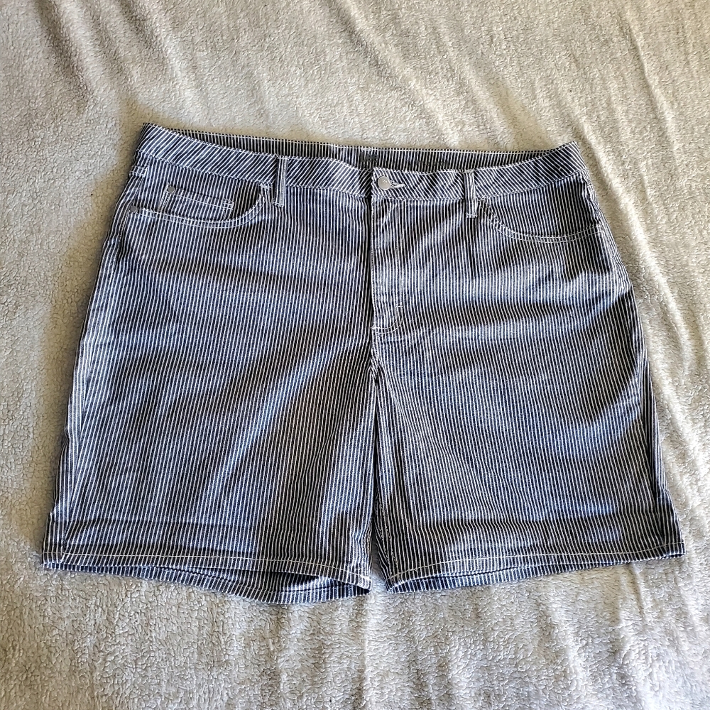 Lee Jean Shorts Blue White Striped 5 Pockets‎ Summer Fall Casual